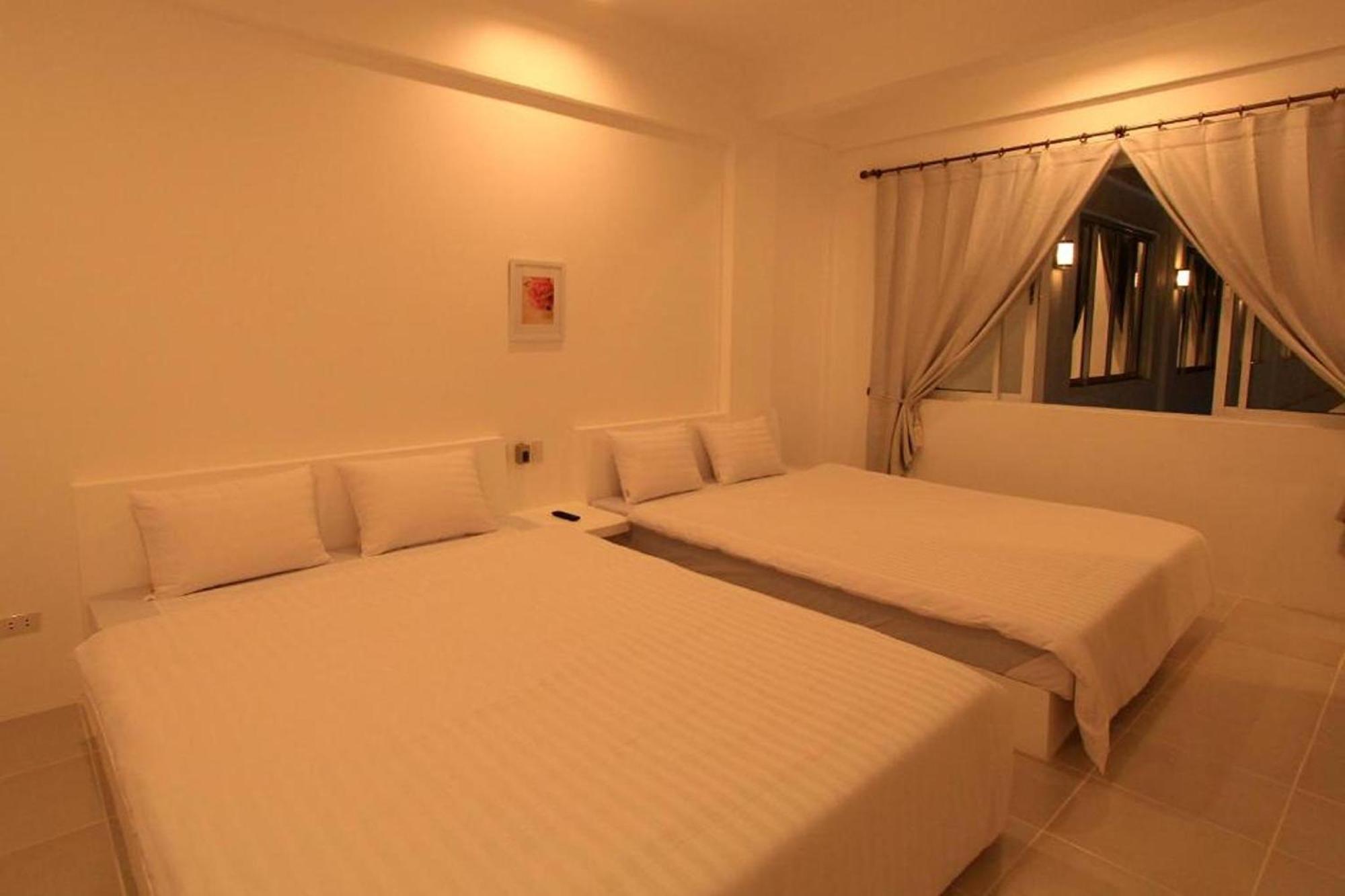 Coron Bluewave Hotel Exterior photo