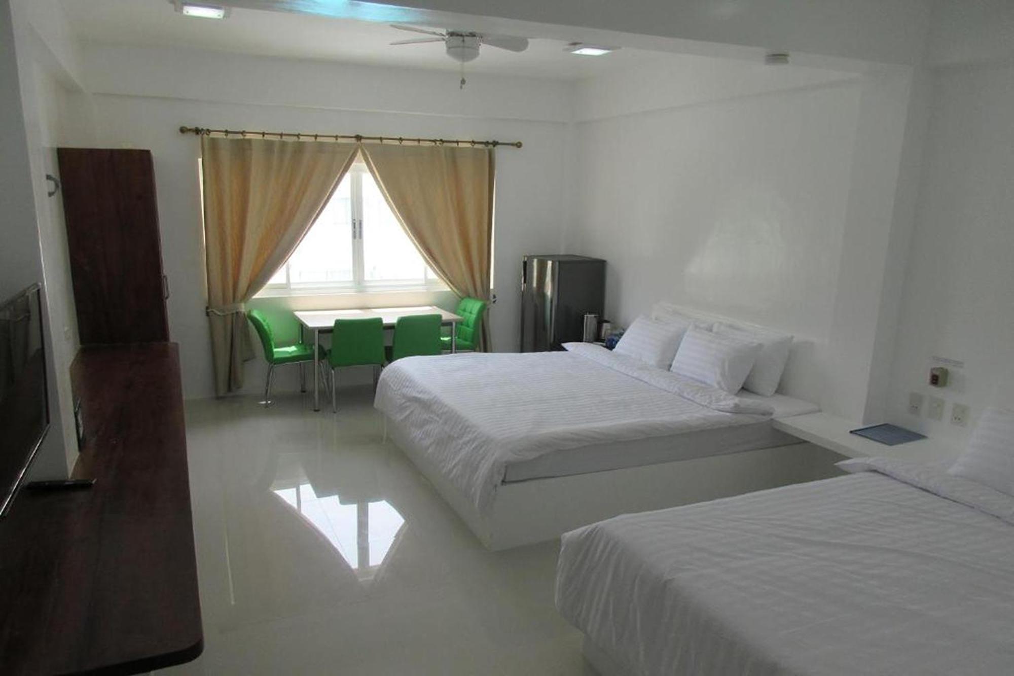 Coron Bluewave Hotel Exterior photo