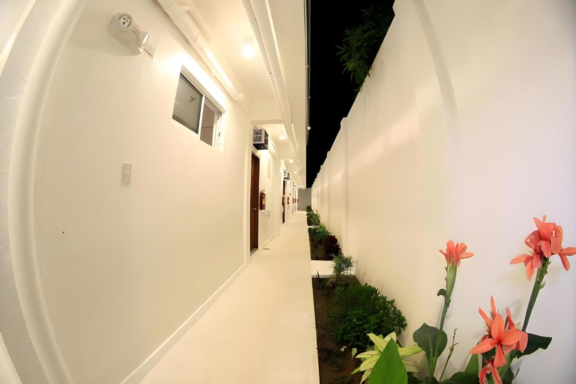 Coron Bluewave Hotel Exterior photo