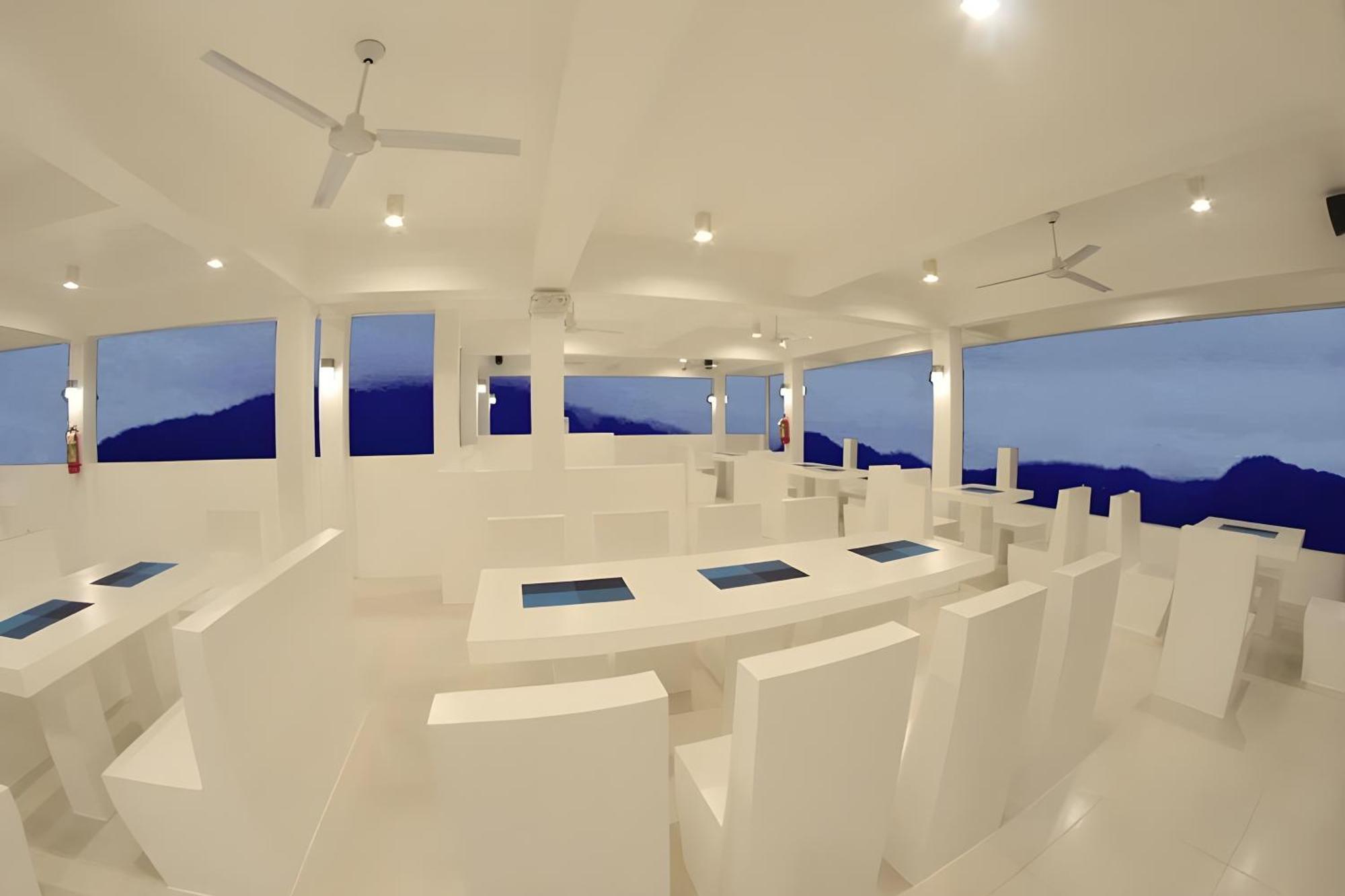 Coron Bluewave Hotel Exterior photo