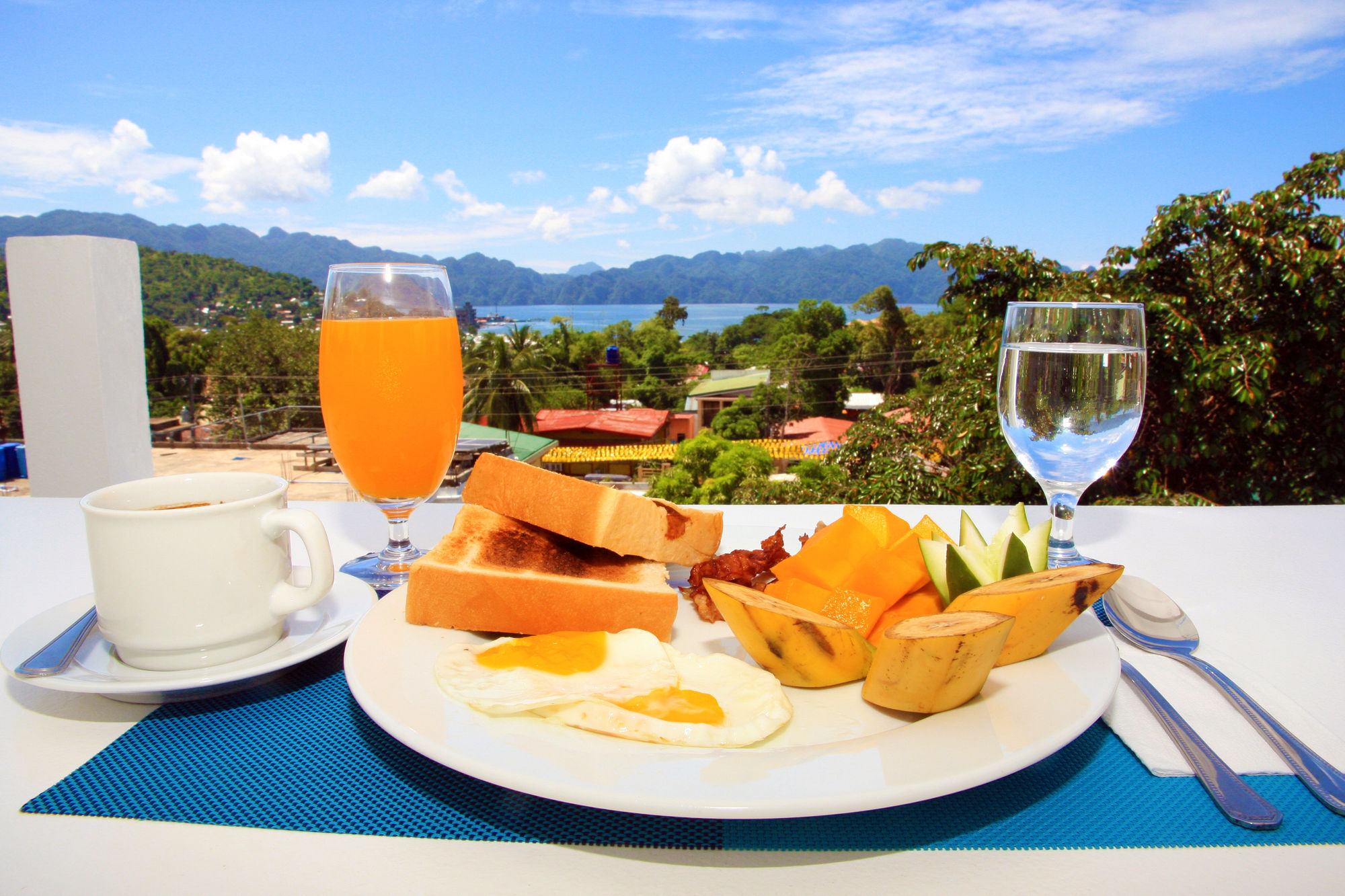 Coron Bluewave Hotel Exterior photo