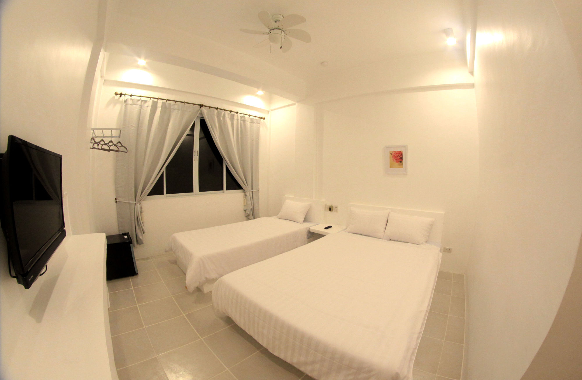 Coron Bluewave Hotel Exterior photo